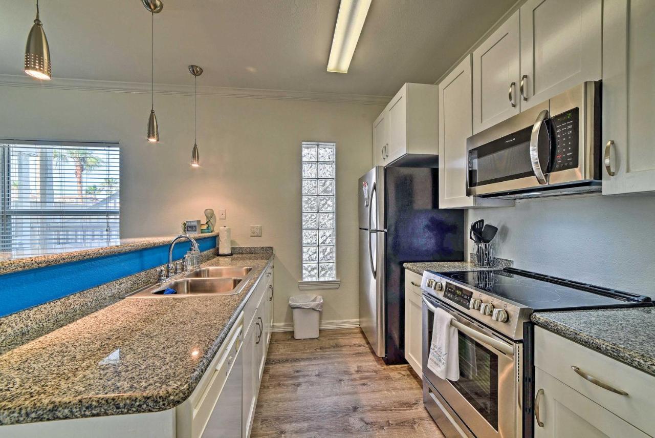 Modern Island Condo With Pool Steps To The Beach! South Padre Island Exterior photo