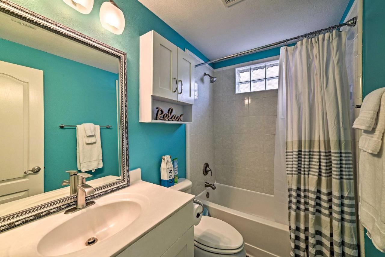 Modern Island Condo With Pool Steps To The Beach! South Padre Island Exterior photo